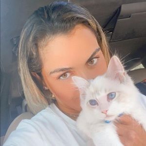 Meet your Posher, Dani